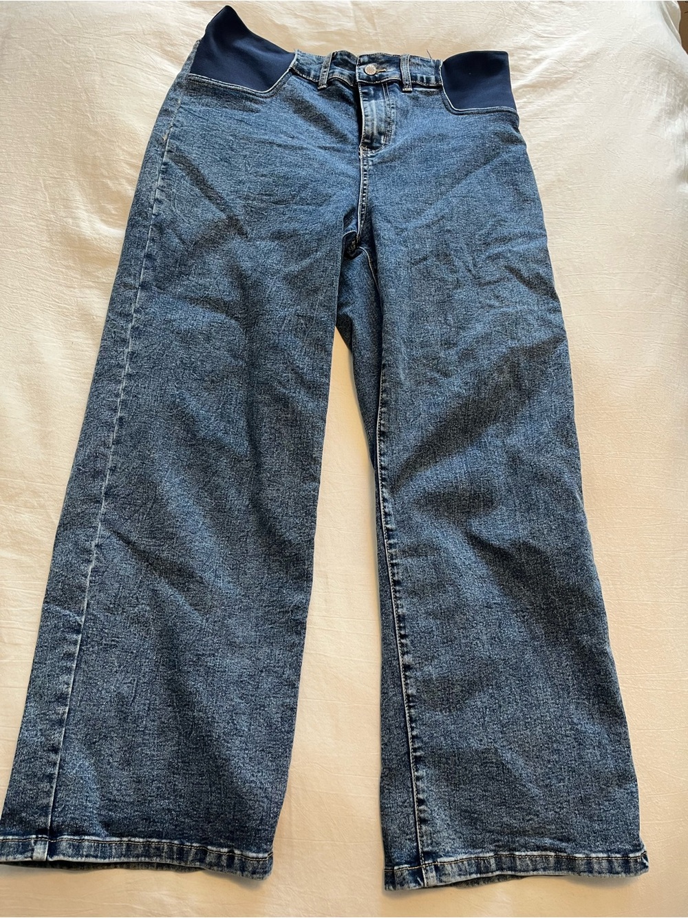 Women’s wide-leg Maternity Jeans with Stretch Waistband